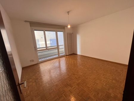 FOR RENT SPACIOUS 2.5-ROOM APARTMENT - Photo 4
