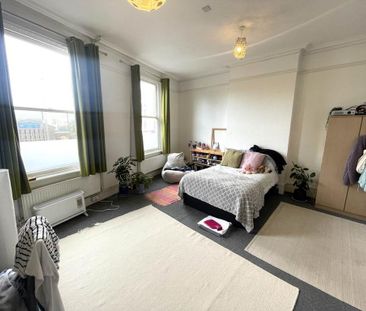 4 bedroom flat to rent - Photo 4