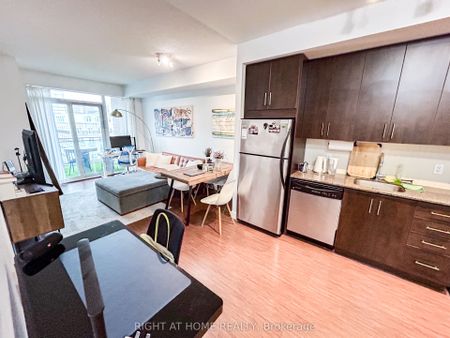 Vu Condos and Lofts , #1006 - Photo 2