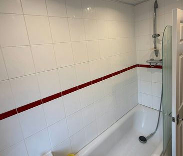 Flat to rent on - Photo 5
