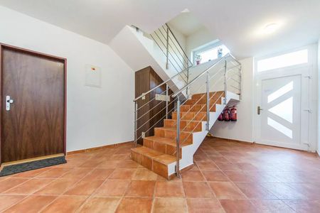 Pronájem bytu 1+kk se zahradou a parkováním v Dubči - Фото 4