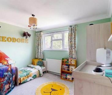 3 bedroom semi-detached house to rent - Photo 3