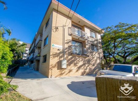 Stunning Unit in Indooroopilly Hot Spot - Photo 5