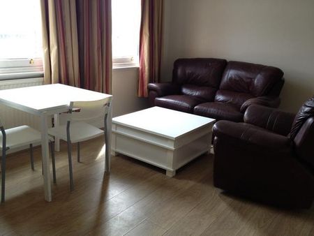 4 bedroom private hall to rent - Photo 3