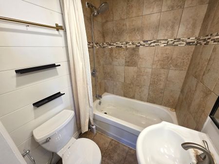 For Lease - 235 Bayview Avenue, Georgina, Ontario - Photo 3