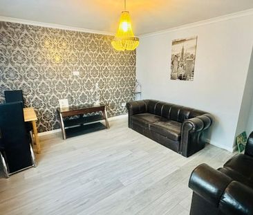 4 bedroom semi-detached house to rent - Photo 1