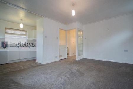 2 bedroom detached bungalow to rent - Photo 2