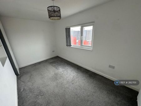 4 bedroom terraced house to rent - Photo 3