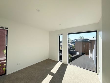 1/88 Holly Road, St Albans, NZ 8014 - Photo 5