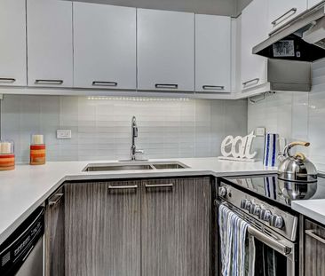 2050 Boulevard de Maisonneuve Ouest, Montréal, QC - Photo 2