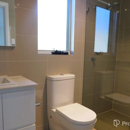 MODERN AND PRIVATE GRANNY FLAT SITUATED IN QUIET STREET! - Photo 3