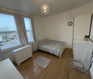 Studio Flat, Bowes Road, N11 - Photo 1