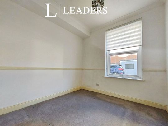 2 bedroom apartment to rent Winton Hall, Westcliff Avenue, Westcliff-on-Sea, SS0 - Photo 1