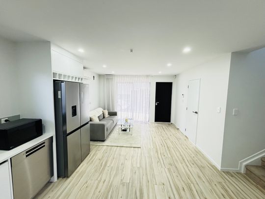 HENDERSON, 3 BEDROOMS - Photo 1