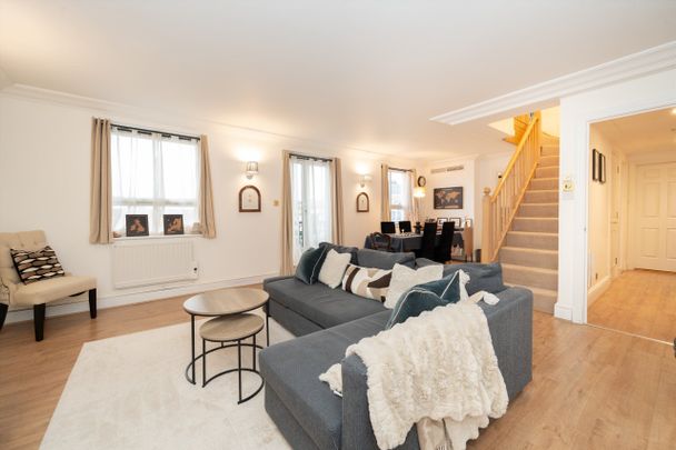 Sovereign Court, London, W8 - Photo 1