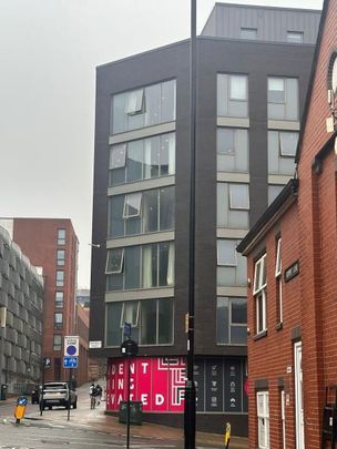 1 bedroom in a flat share to rent - Photo 1