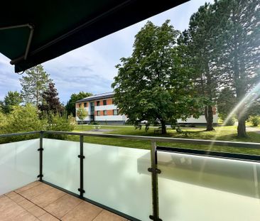 3-Zimmer-Wohnung mit Balkon und Tiefgaragenplatz in ruhiger Grünlag... - Foto 2