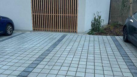F2 THIONVILLE PROCHE GARE- PARKING EXTERIEUR - Photo 5