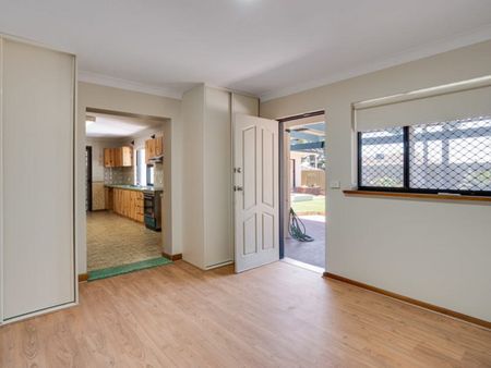 20 Raphael Avenue, DERNANCOURT SA 5075 - Photo 4