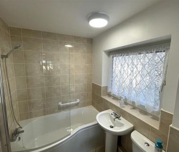 2 bedroom semi-detached bungalow to rent - Photo 6