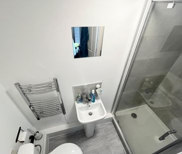 1 bedroom in a house share to rent - Photo 5