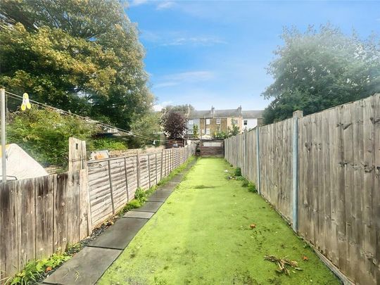 3 bedroom terraced house to rent - Photo 1