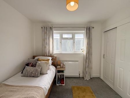 3 bedroom detached house to rent - Photo 3