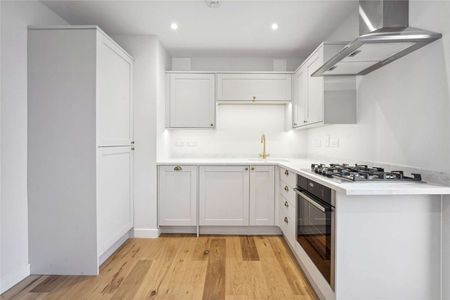 A stunning two bedroom apartment with a private balcony within this brand new development, Battersea High Street. - Photo 5