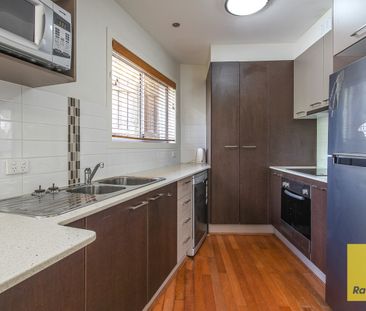 Townhouse - Aircon - Courtyard - Photo 2