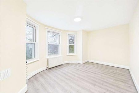 Newbury House, Andover Road, Newbury, Berkshire, RG14 - Photo 2