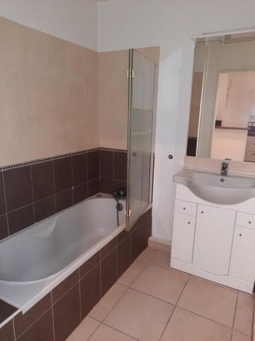 Location Appartement 2 pièces 38m² DRAGUIGNAN 83300 - Photo 5