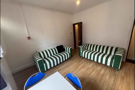 6 Bedroom Student Properties - Photo 2