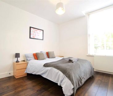 3 bedroom apartment to rent - Photo 4