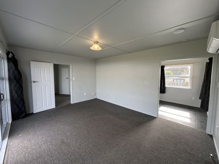 17 Glasgow Street, Hawera - Photo 5