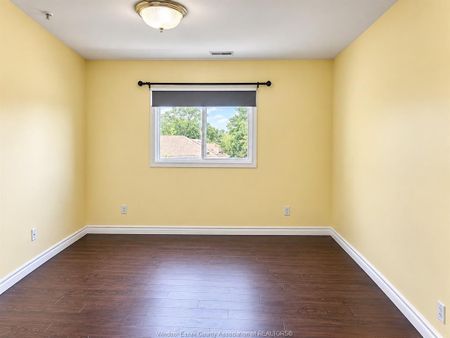 For Lease - 1535 GRAND MARAIS Road Unit# 304, Windsor, Ontario - Photo 2