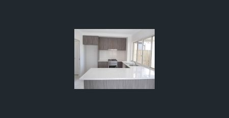 3 bedroom house, 10min walk to Carseldine train station - Photo 4