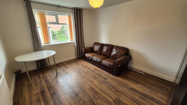 5 bedroom semi-detached house to rent - Photo 1