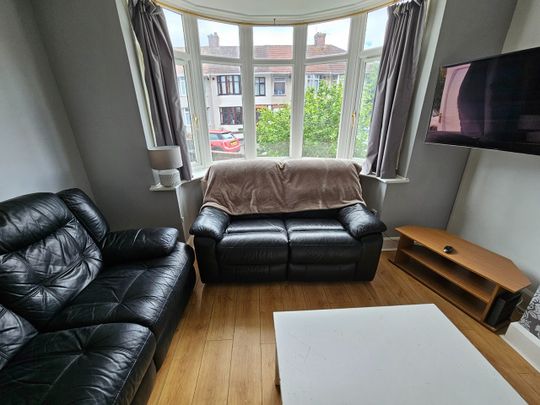 5 Bed Terraced House, Kipling Road, BS7 - Photo 1