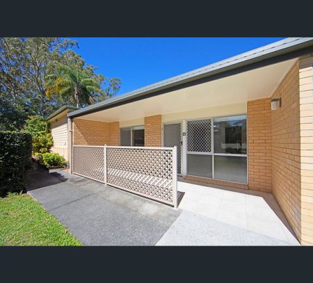60 Ridgeway Avenue, Southport, Qld 4215 - Photo 5