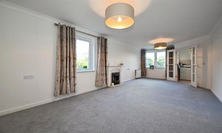 Stevens Court 405-411, Reading Road, RG41 - Photo 3