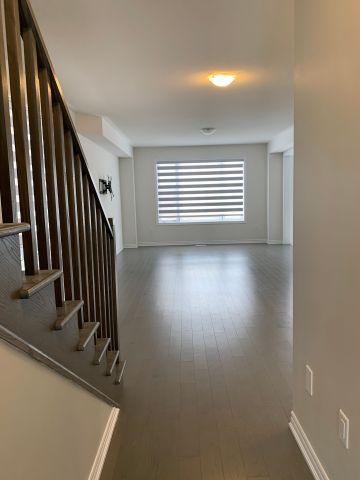 For Lease - 20 Rochester Drive, Barrie, Ontario - Photo 3