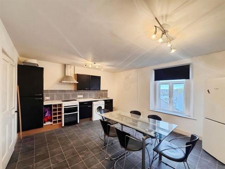 High Street, Chepstow - Photo 4