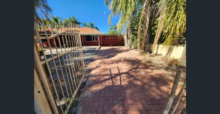 5 Bedrooms 2 Bathrooms big family home - Photo 4