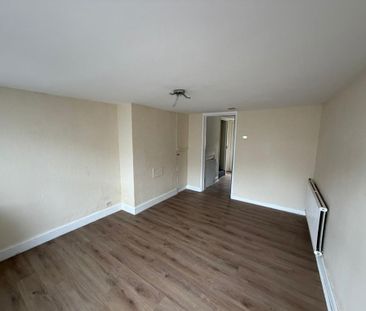2 bedroom cottage to rent - Photo 2