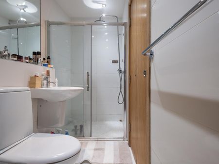 2 bedroom apartment to rent - Photo 5