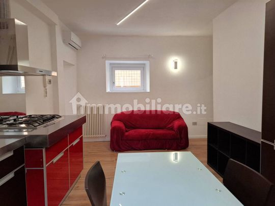 Trilocale piazza Duomo, Centro Storico, Desenzano del Garda - Foto 1