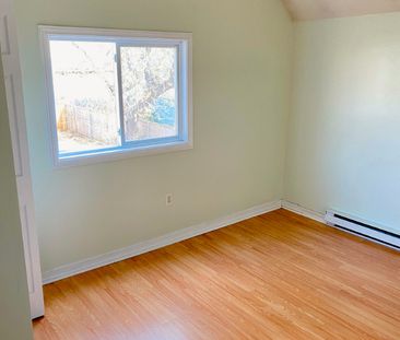 323 Saunders Street – B - Photo 2