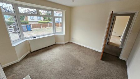 3 bedroom detached bungalow to rent - Photo 3