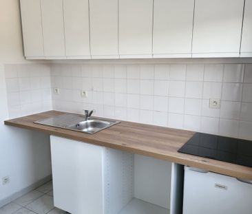 Location Appartement 3 pièces 56m² BAILLEUL 59270 - Photo 4