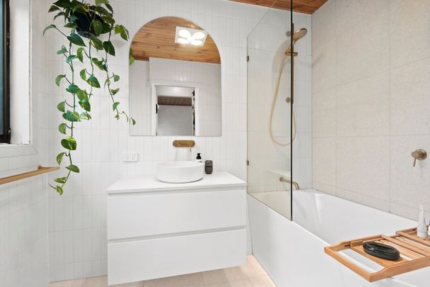 Thinking of selling? Contact our agent - Photo 1